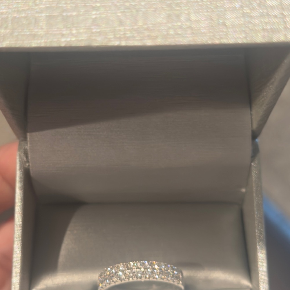 Zales white gold 14k and Diamond Ring - Picture 7 of 14